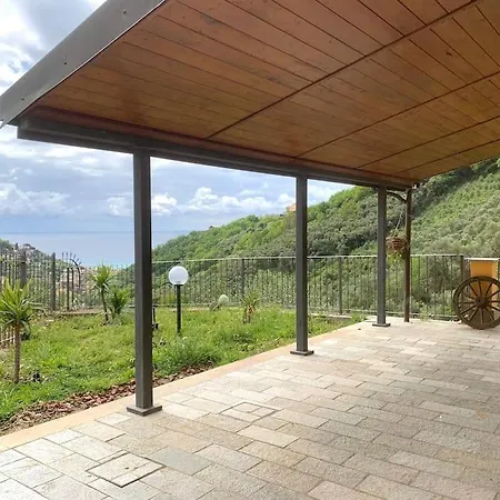 Claudia, Citra 010037-lt-0678