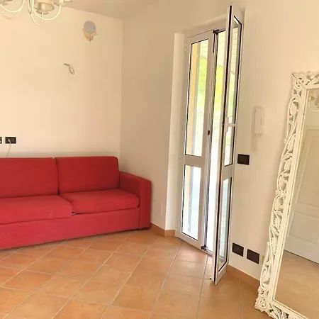 Claudia, Citra 010037-lt-0678