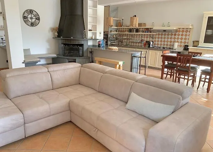 Claudia, Citra 010037-lt-0678