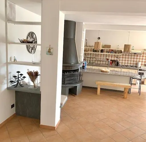 Claudia, Citra 010037-lt-0678