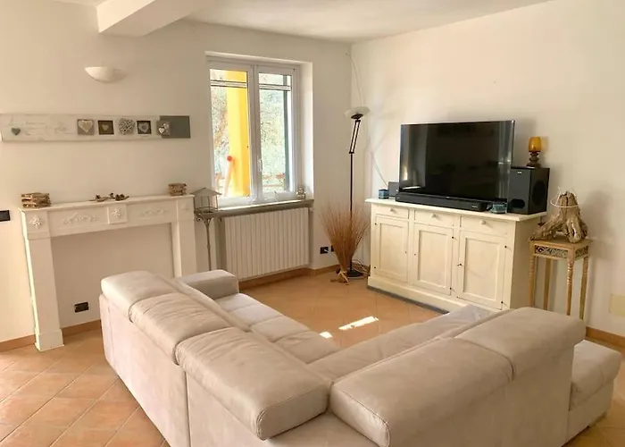 Claudia, Citra 010037-lt-0678 * Moneglia